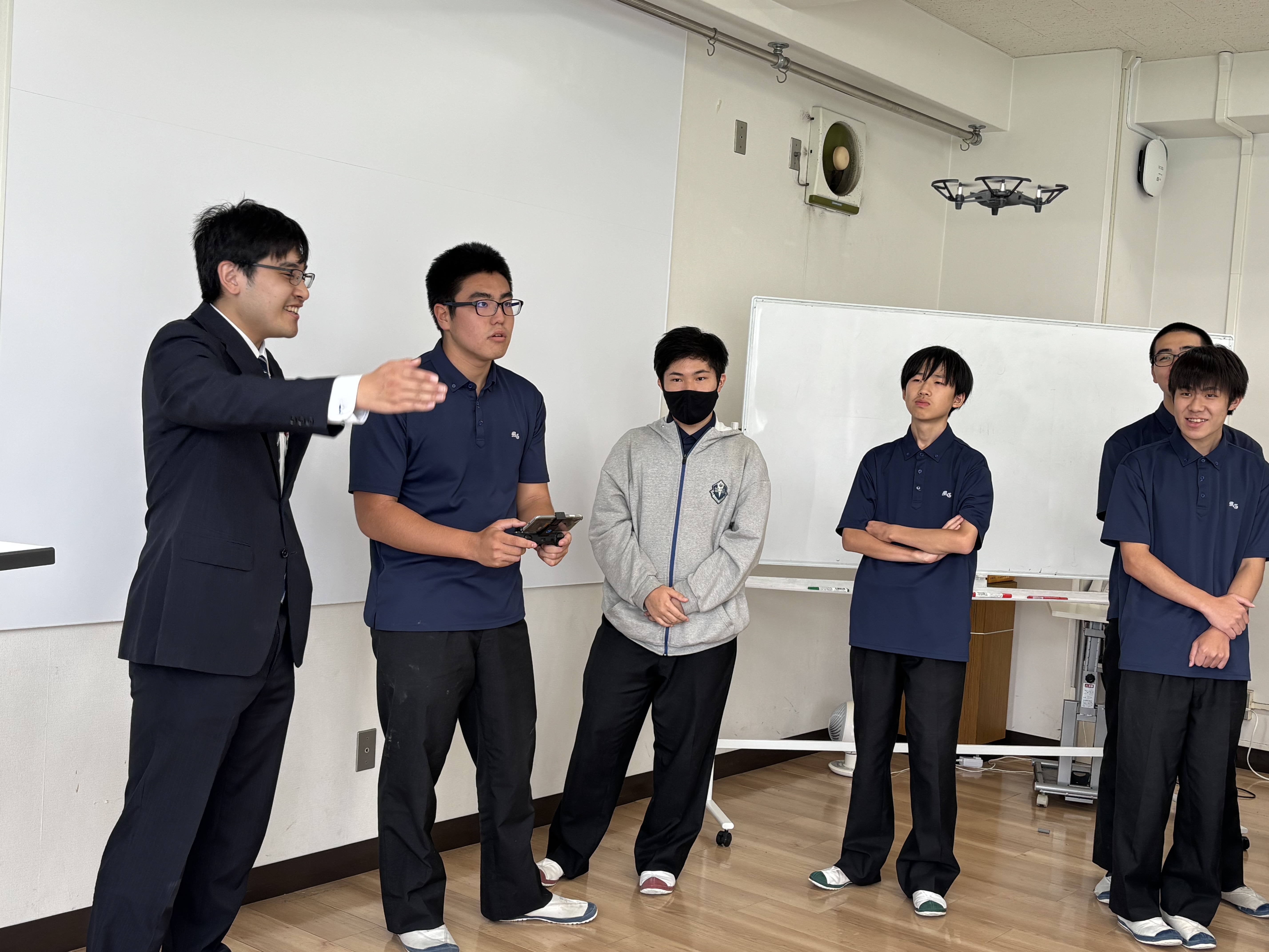 三浦学苑高等学校　ドローン講習会