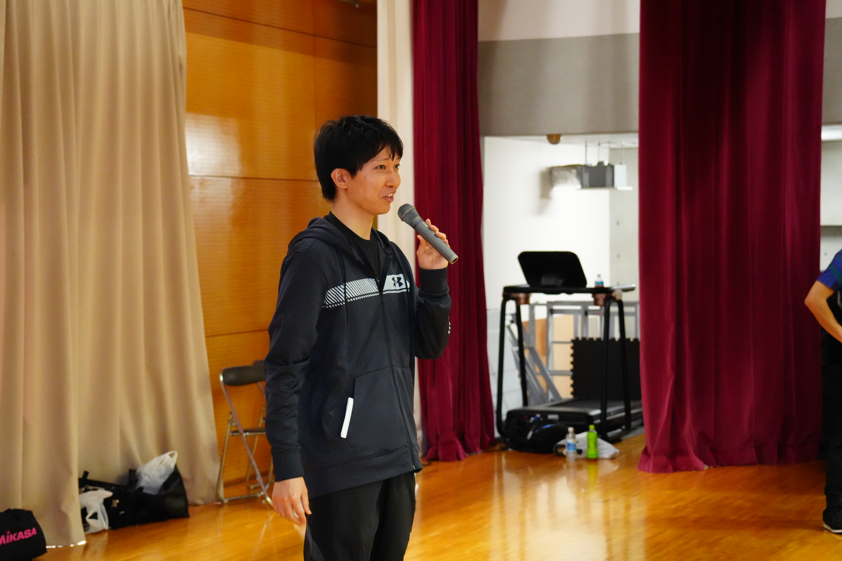 全体説明をする柏木校長